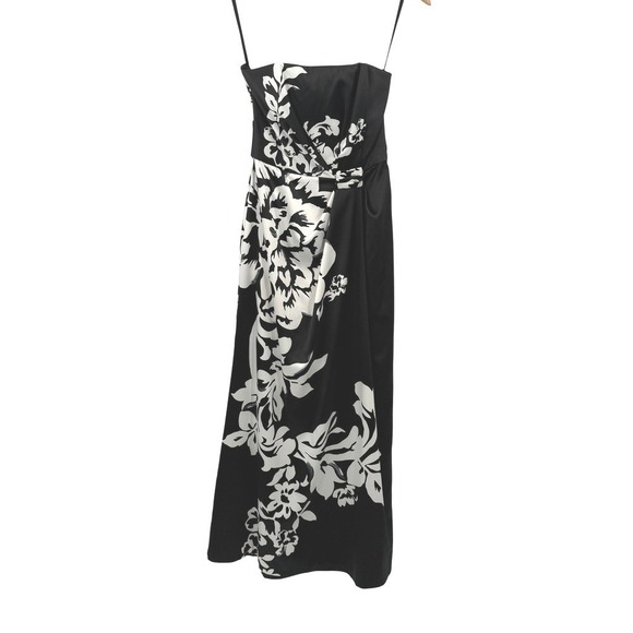 White House Black Market Dresses & Skirts - White‎ House Black Market Floral Strapless Satin Blend Dress Size 0